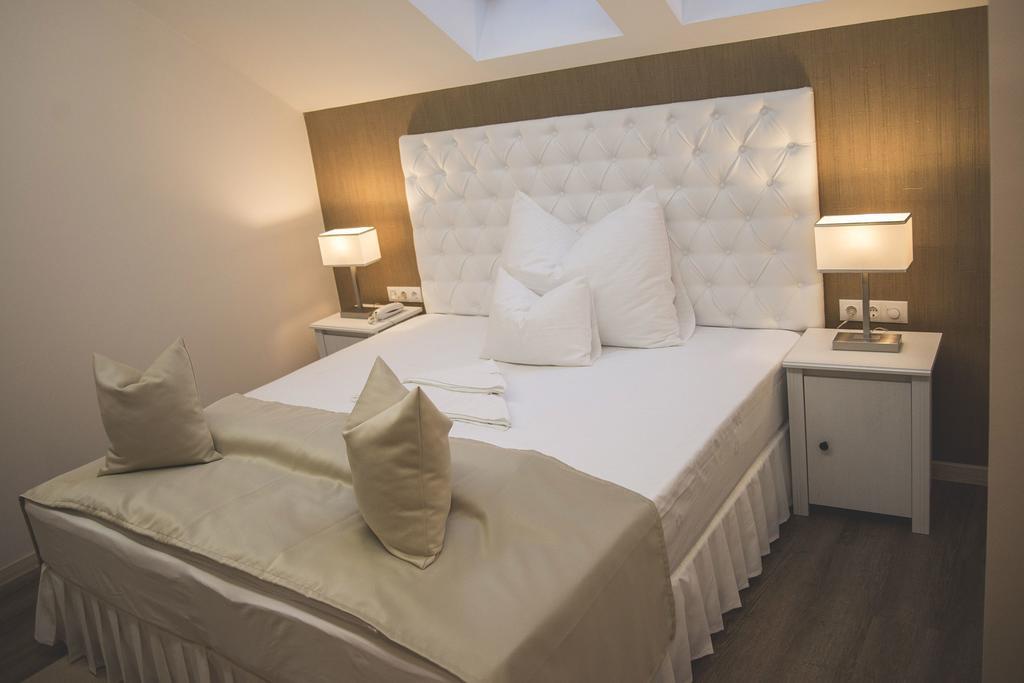 Munkacsy Hotel Bekescsaba Rom bilde