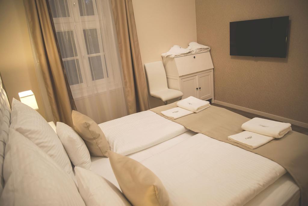 Munkacsy Hotel Bekescsaba Rom bilde